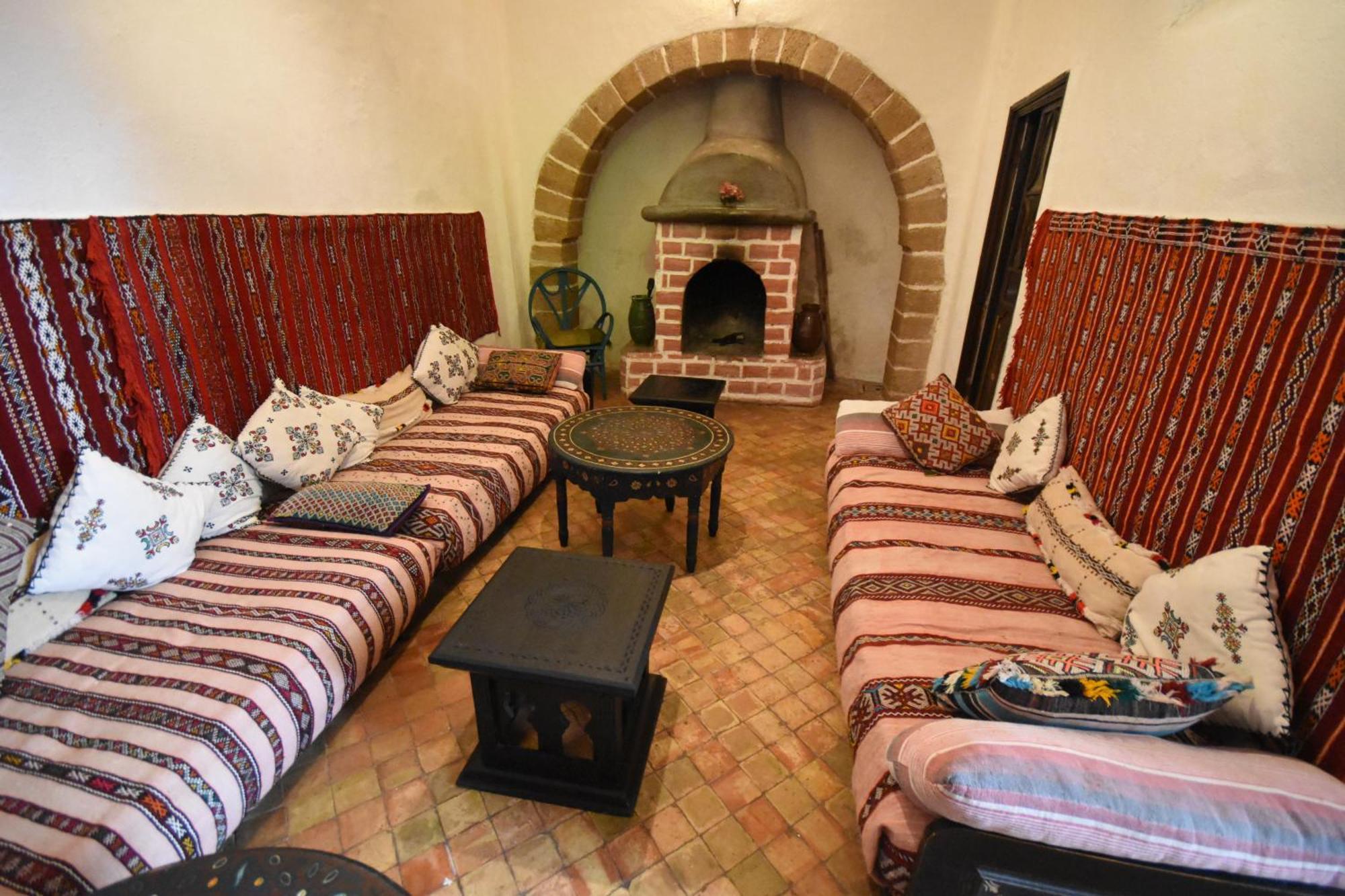 Hotel Dar El Qdima 에사우이라 외부 사진